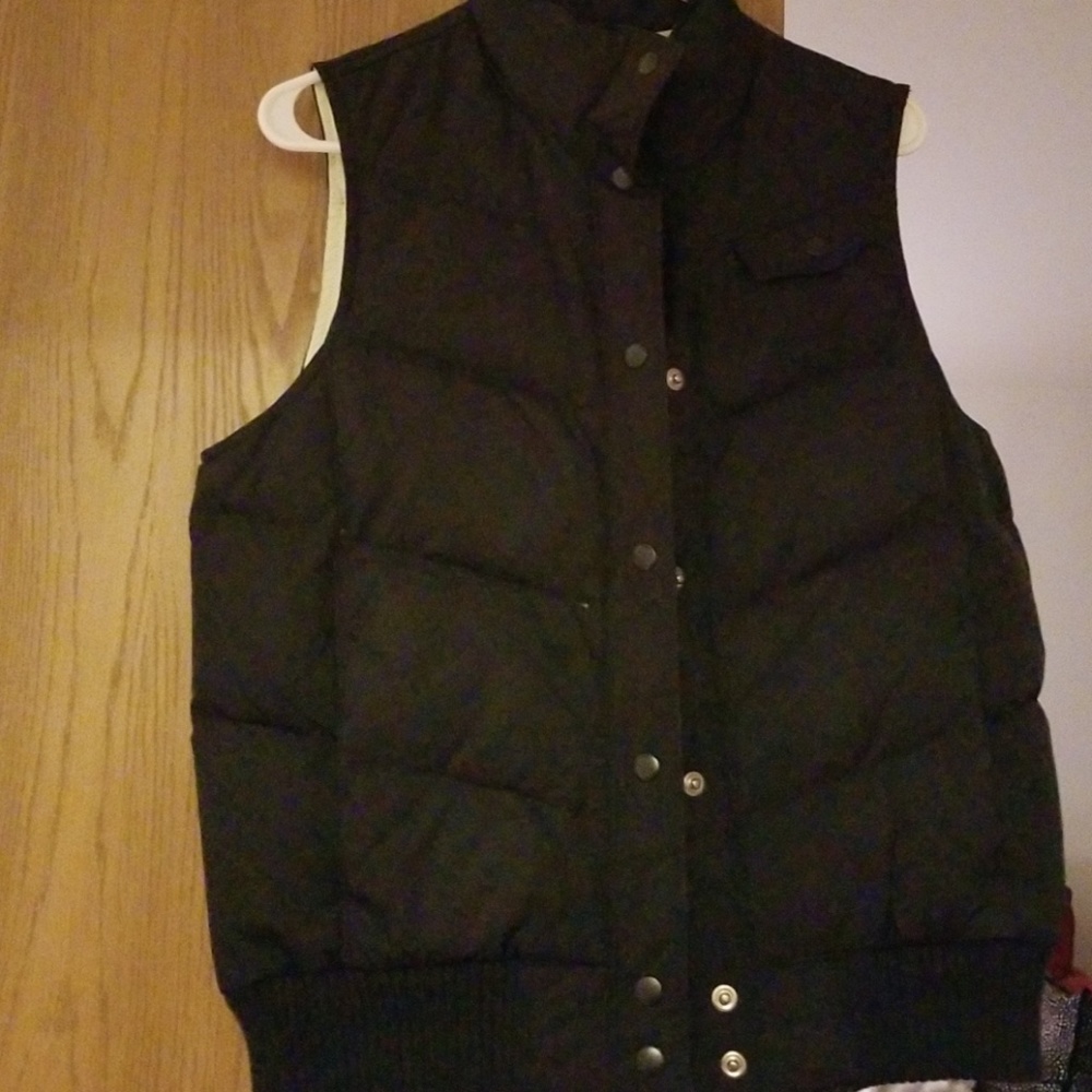 Gap Black Puffy Vest
